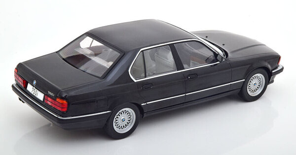 BMW BMW 7-Series (E32) 750i - 1:18 - Modelcar Group BMW BMW 7-Series (E32) 750i - 1:18 - Modelcar Group