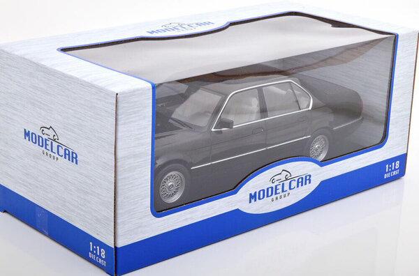 BMW BMW 7-Series (E32) 750i - 1:18 - Modelcar Group BMW BMW 7-Series (E32) 750i - 1:18 - Modelcar Group