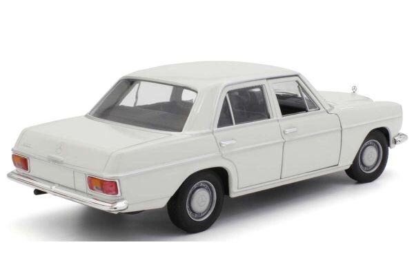 Mercedes-Benz Mercedes-Benz 220 (W115) 1968 - 1:24 - Welly Mercedes-Benz Mercedes-Benz 220 (W115) 1968 - 1:24 - Welly