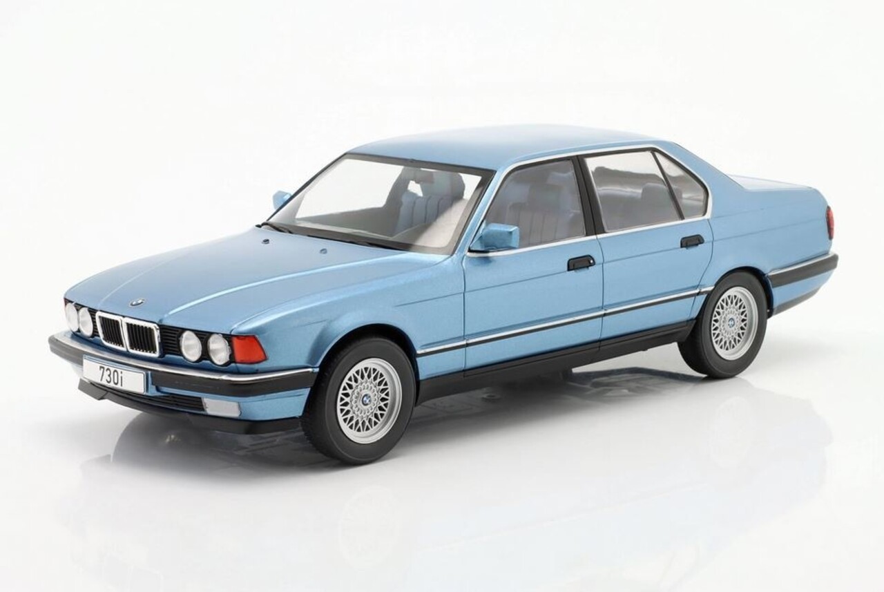 BMW BMW 7-Series (E32) 730i - 1:18 - Modelcar Group BMW BMW 7-Series (E32) 730i - 1:18 - Modelcar Group