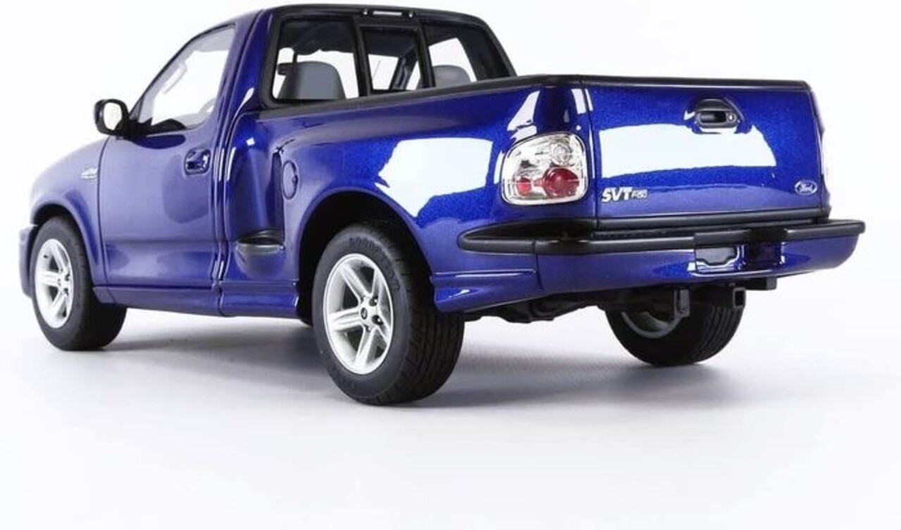 Ford Ford F-150 SVT Lightning - 1:18 - DNA Collectibles Ford Ford F-150 SVT Lightning - 1:18 - DNA Collectibles