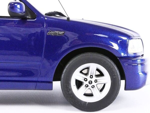 Ford Ford F-150 SVT Lightning - 1:18 - DNA Collectibles Ford Ford F-150 SVT Lightning - 1:18 - DNA Collectibles