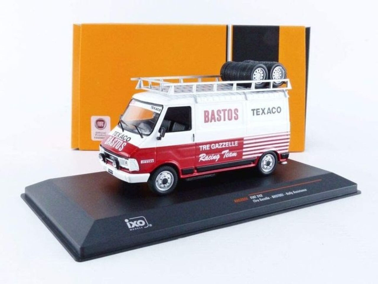 Fiat Fiat 242 (TRE Gazzelle / Bastos) Rally Assistance - 1:43 - IXO Models Fiat Fiat 242 (TRE Gazzelle / Bastos) Rally Assistance - 1:43 - IXO Models