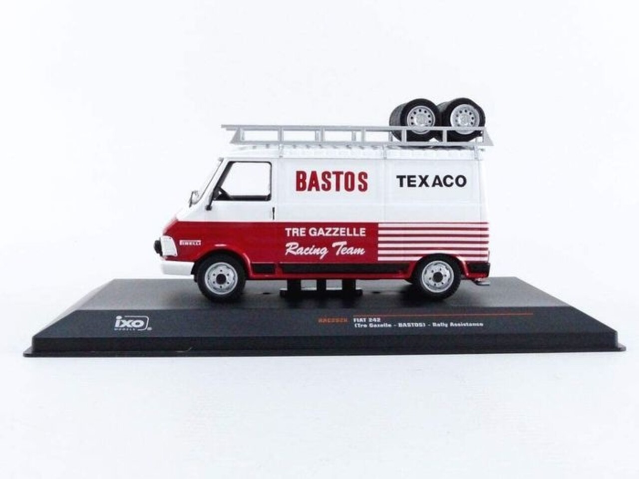 Fiat Fiat 242 (TRE Gazzelle / Bastos) Rally Assistance - 1:43 - IXO Models Fiat Fiat 242 (TRE Gazzelle / Bastos) Rally Assistance - 1:43 - IXO Models