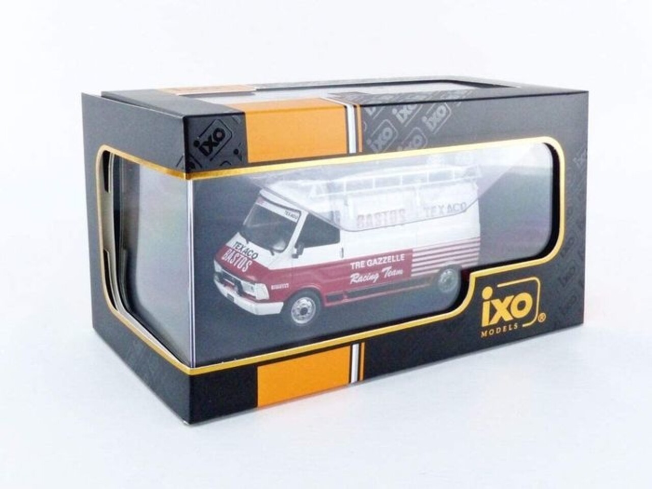 Fiat Fiat 242 (TRE Gazzelle / Bastos) Rally Assistance - 1:43 - IXO Models Fiat Fiat 242 (TRE Gazzelle / Bastos) Rally Assistance - 1:43 - IXO Models