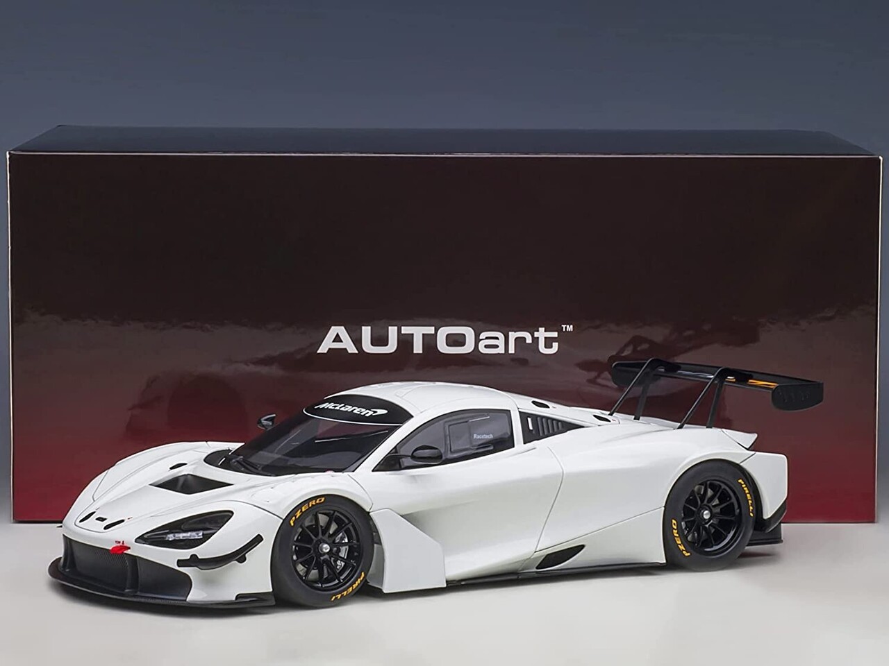 McLaren McLaren 720S GT3 - 1:18 - AUTOart