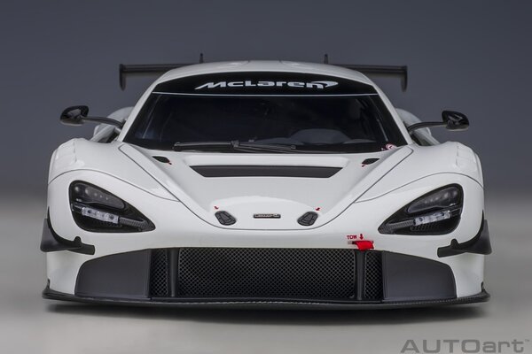McLaren McLaren 720S GT3 - 1:18 - AUTOart