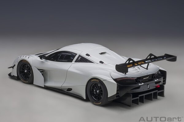 McLaren McLaren 720S GT3 - 1:18 - AUTOart