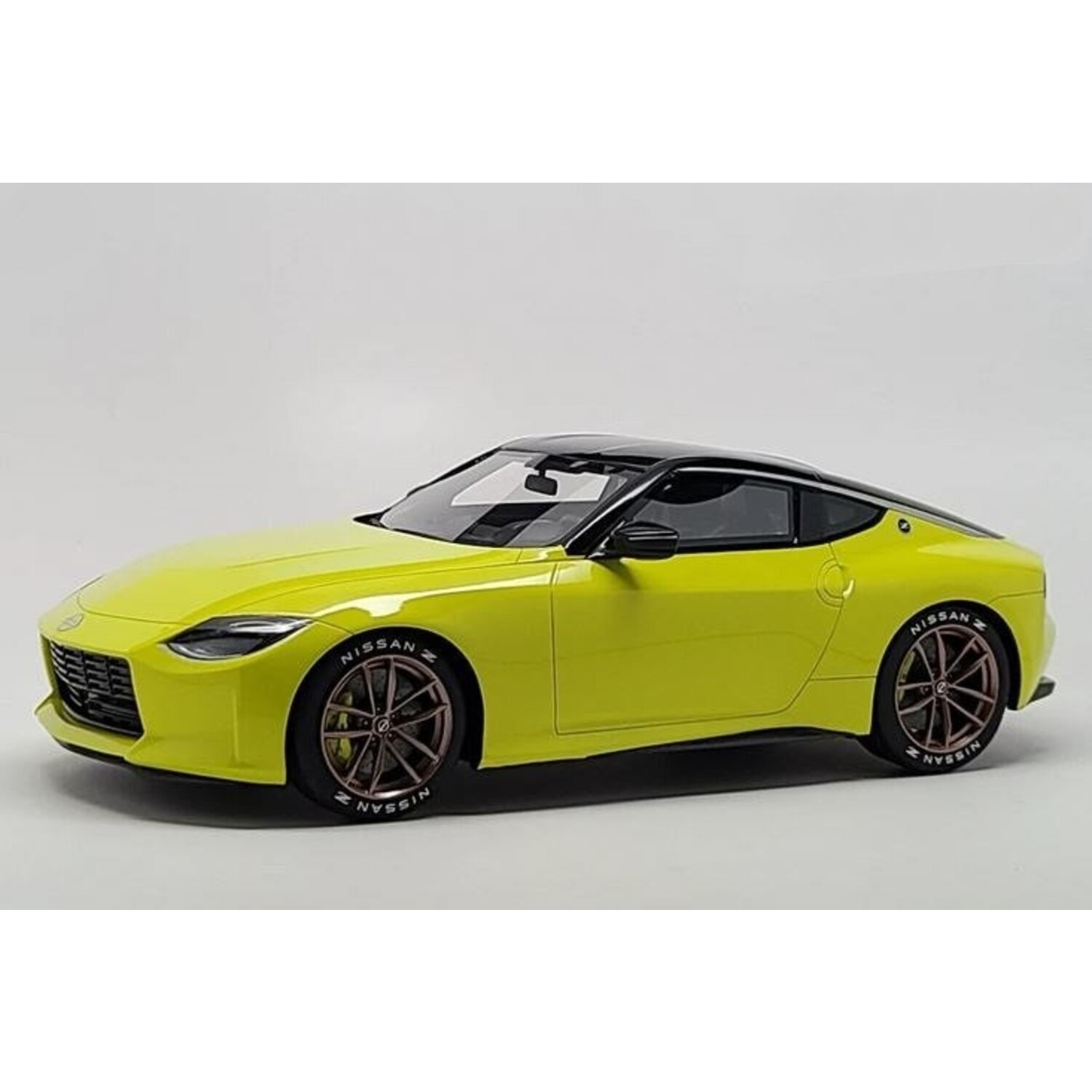 NISSAN Z PROTO, voiture miniature 1/18e TOP SPEED TS0272