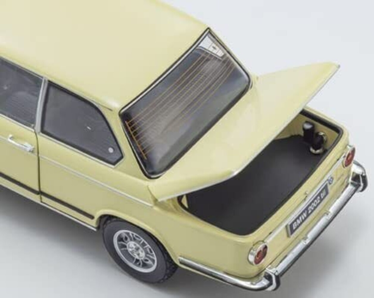 BMW BMW 2002Tii 1972 - 1:18 - Kyosho BMW BMW 2002Tii 1972 - 1:18 - Kyosho