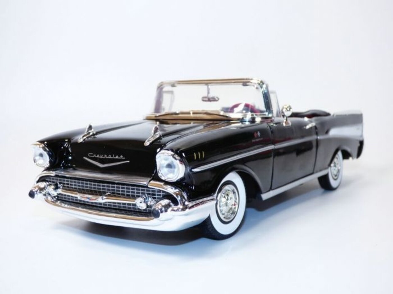 Chevrolet Chevrolet Bel Air Convertible 'James Bond 007 - Dr. No' 1957 - 1:18 - Motor Max