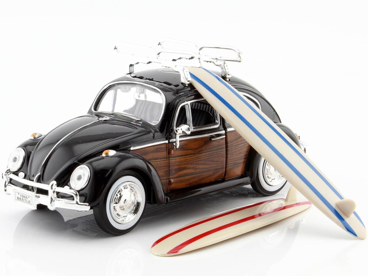 Volkswagen Volkswagen Beetle + 2x Surfboards 1968 - 1:24 - Motor Max Volkswagen Volkswagen Beetle + 2x Surfboards 1968 - 1:24 - Motor Max