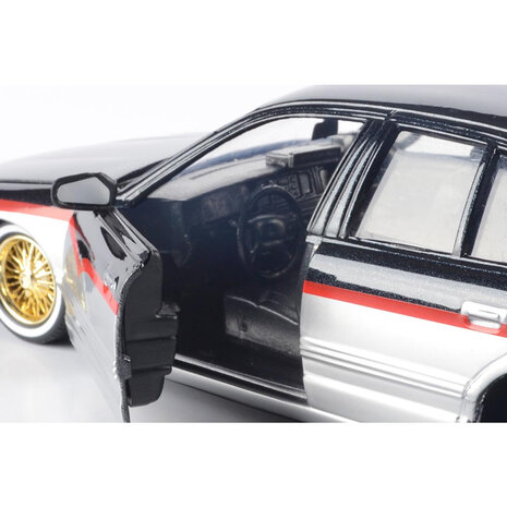 Ford Ford Crown Victoria Low Rider 1993 - 1:24 - Motor Max Ford Ford Crown Victoria Low Rider 1993 - 1:24 - Motor Max