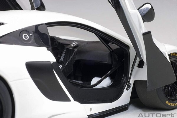 McLaren McLaren 650S GT3 - 1:18 - AUTOart