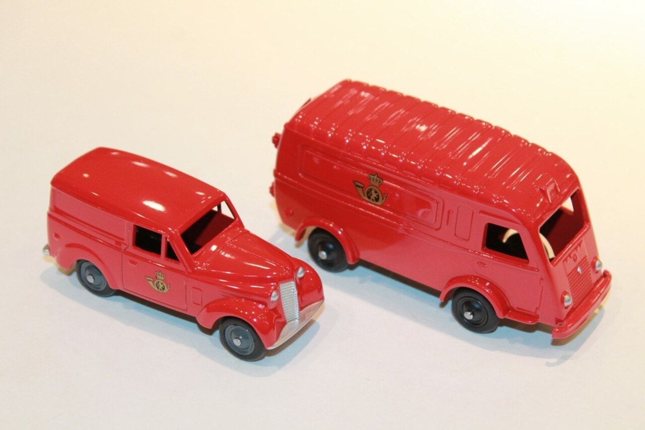 Renault Renault 1000 KGS + Dauphinoise Belgian Post (SET) - 1:43 - Norev Renault Renault 1000 KGS + Dauphinoise Belgian Post (SET) - 1:43 - Norev