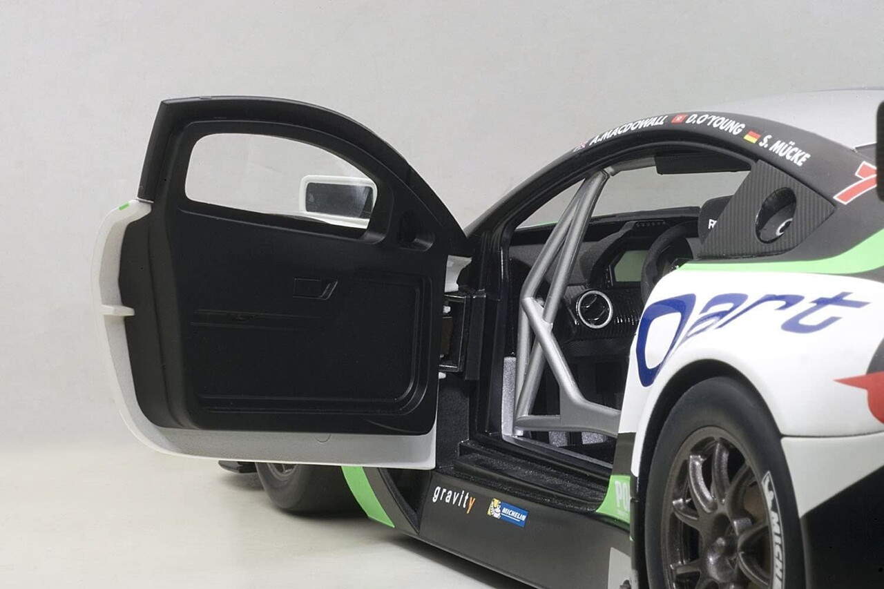 Aston Martin Aston Martin V12 Vantage #97A Bathurst 12 Hours Endurance Race 2015 - 1:18 - AUTOart Aston Martin Aston Martin V12 Vantage #97A Bathurst 12 Hours Endurance Race 2015 - 1:18 - AUTOart