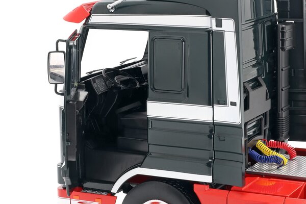 Scania 143M 500 Streamline Tractor 4x2 1995 - 1:18 - Road Scania 143M 500 Streamline Tractor 4x2 1995 - 1:18 - Road