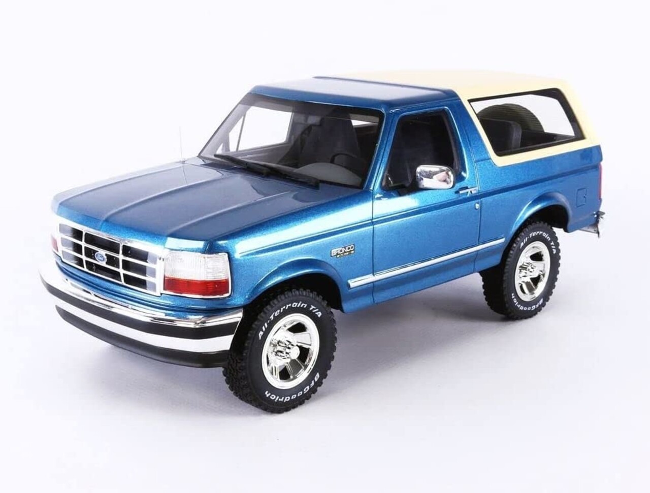 Ford Ford Bronco 1992 - 1:18 - LS Collectibles Ford Ford Bronco 1992 - 1:18 - LS Collectibles