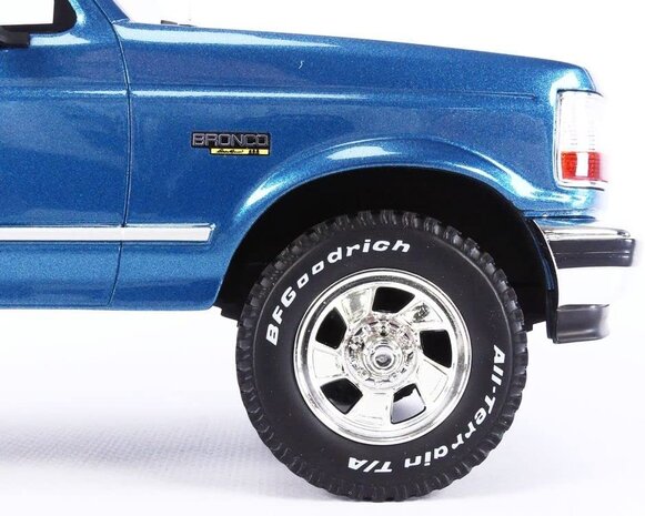 Ford Ford Bronco 1992 - 1:18 - LS Collectibles Ford Ford Bronco 1992 - 1:18 - LS Collectibles