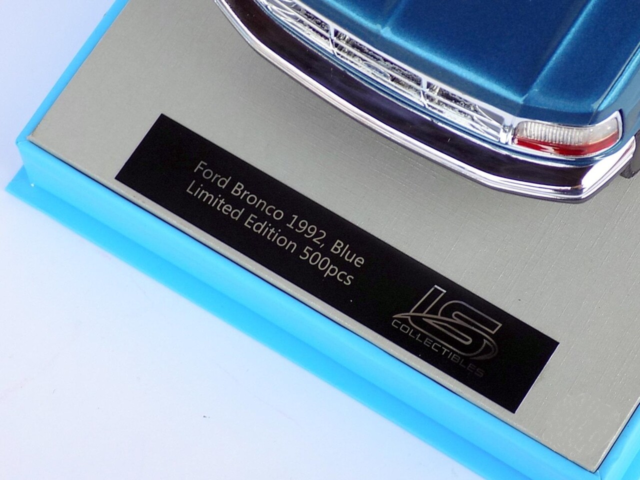 Ford Ford Bronco 1992 - 1:18 - LS Collectibles Ford Ford Bronco 1992 - 1:18 - LS Collectibles