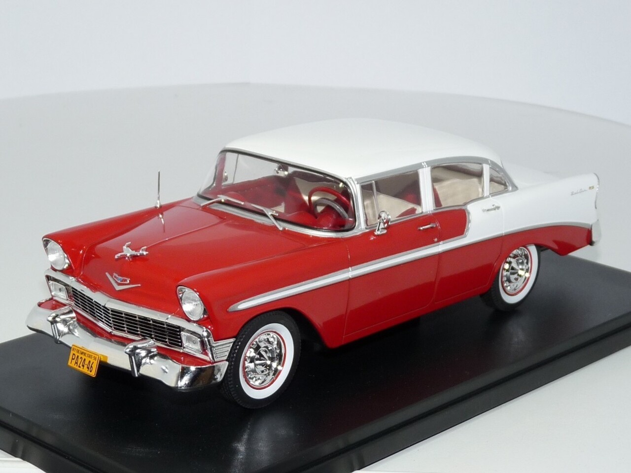 Chevrolet Chevrolet Bell Air 4-Door Sedan 1956 - 1:24 - Whitebox Chevrolet Chevrolet Bell Air 4-Door Sedan 1956 - 1:24 - Whitebox