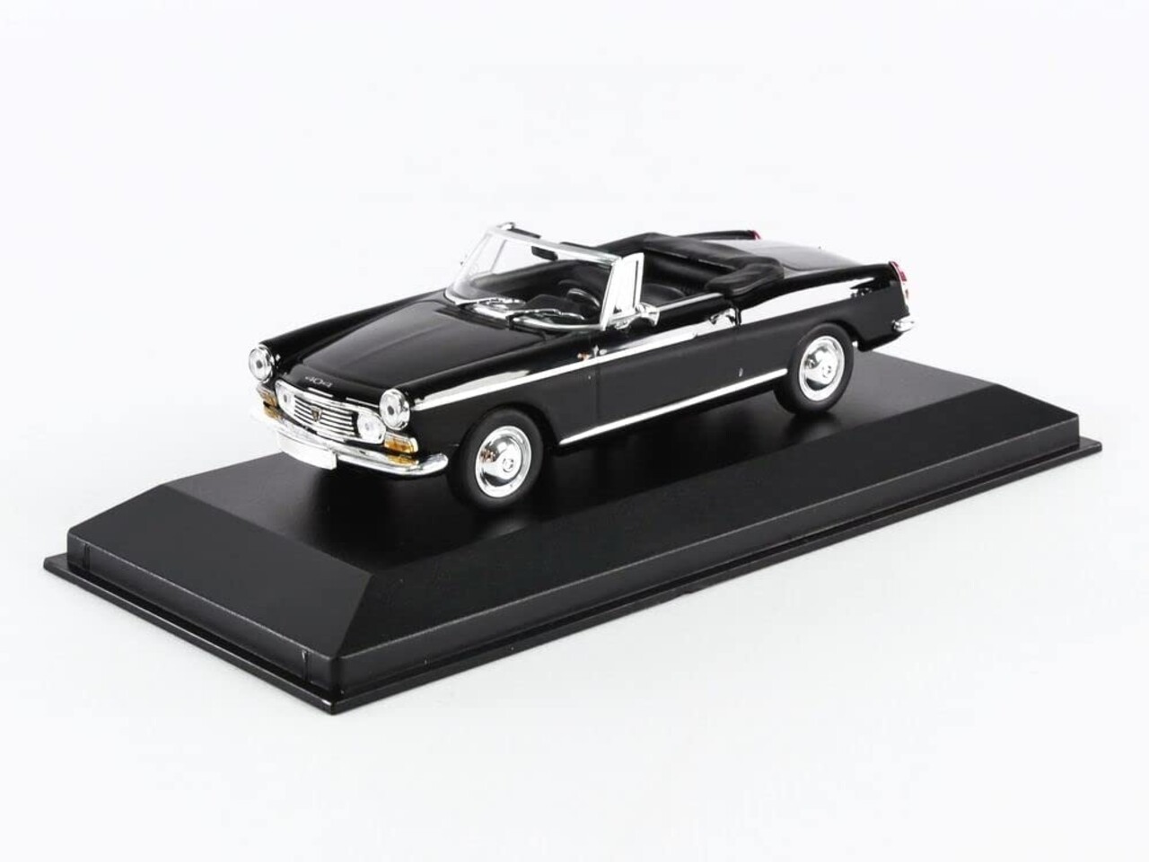 Peugeot Peugeot 404 Cabriolet 1962 - 1:43 - MaXichamps