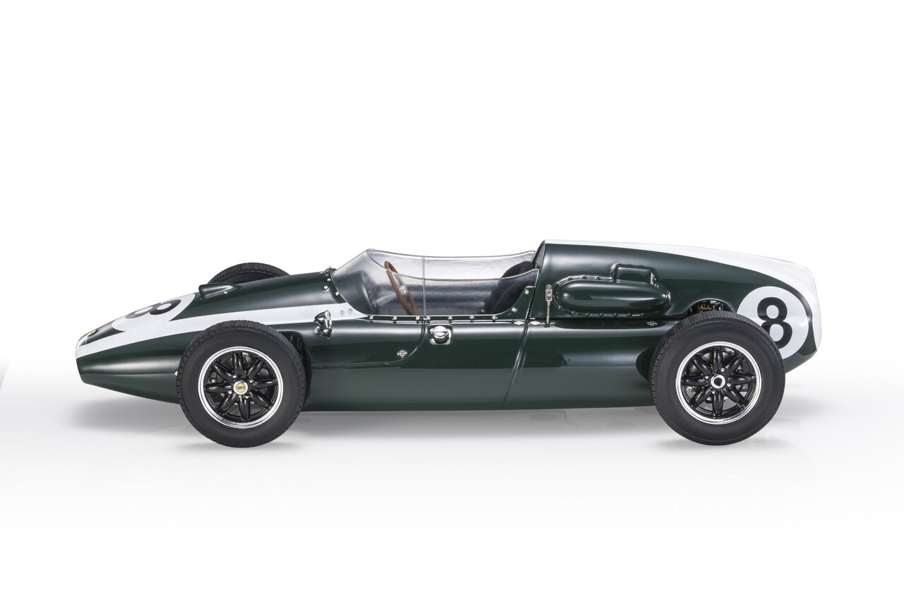 Formule 1 Cooper T51 #8 Climax Team Cooper Car Company 1959 Jack Brabham World Champion - 1:18 - GP Replicas Formule 1 Cooper T51 #8 Climax Team Cooper Car Company 1959 Jack Brabham World Champion - 1:18 - GP Replicas