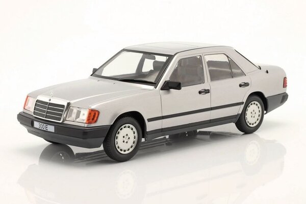 Mercedes-Benz Mercedes-Benz 300E W124 1984 - 1:18 - Modelcar Group