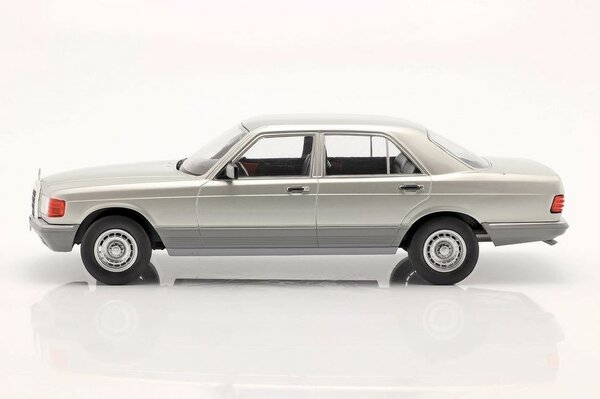 Mercedes-Benz Mercedes-Benz S-Class 380 SE (W126) - 1:18 - Modelcar Group Mercedes-Benz Mercedes-Benz S-Class 380 SE (W126) - 1:18 - Modelcar Group