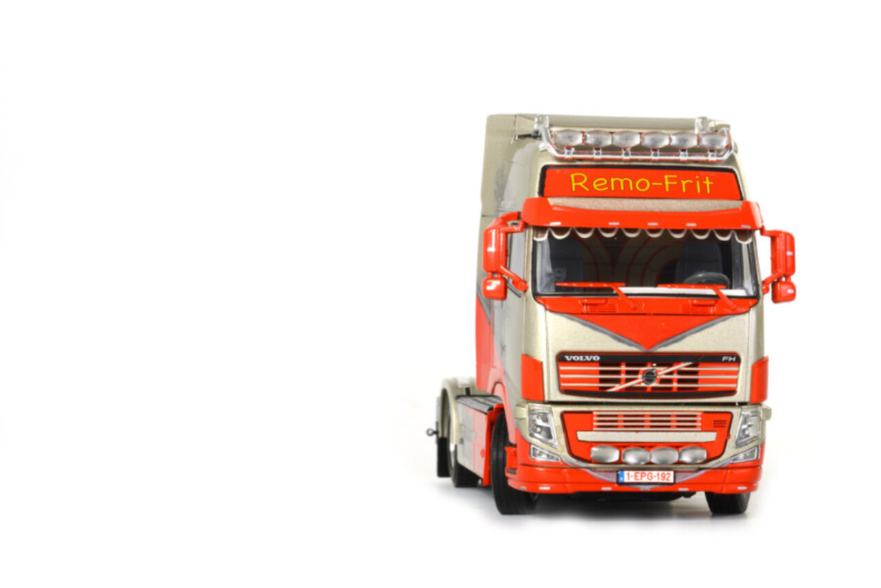 Volvo Volvo FH3 Globetrotter XL 'Lieven Van Moer' - 1:50 - WSI Models