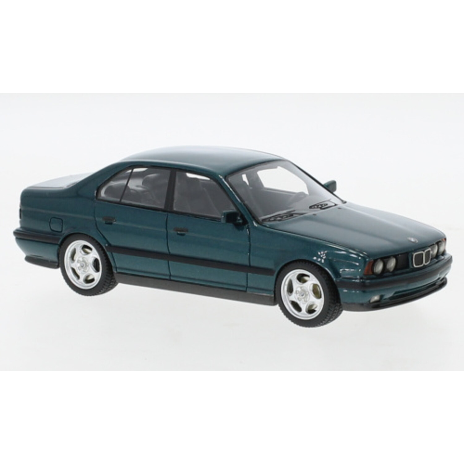 BMW M5 (E34) 1/43 スケールモデル BMW M5 (E34) 1/43 スケールモデル