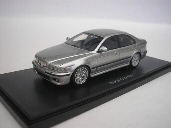 BMW BMW M5 (E39) 2002 - 1:43 - Neo Scale Models BMW BMW M5 (E39) 2002 - 1:43 - Neo Scale Models