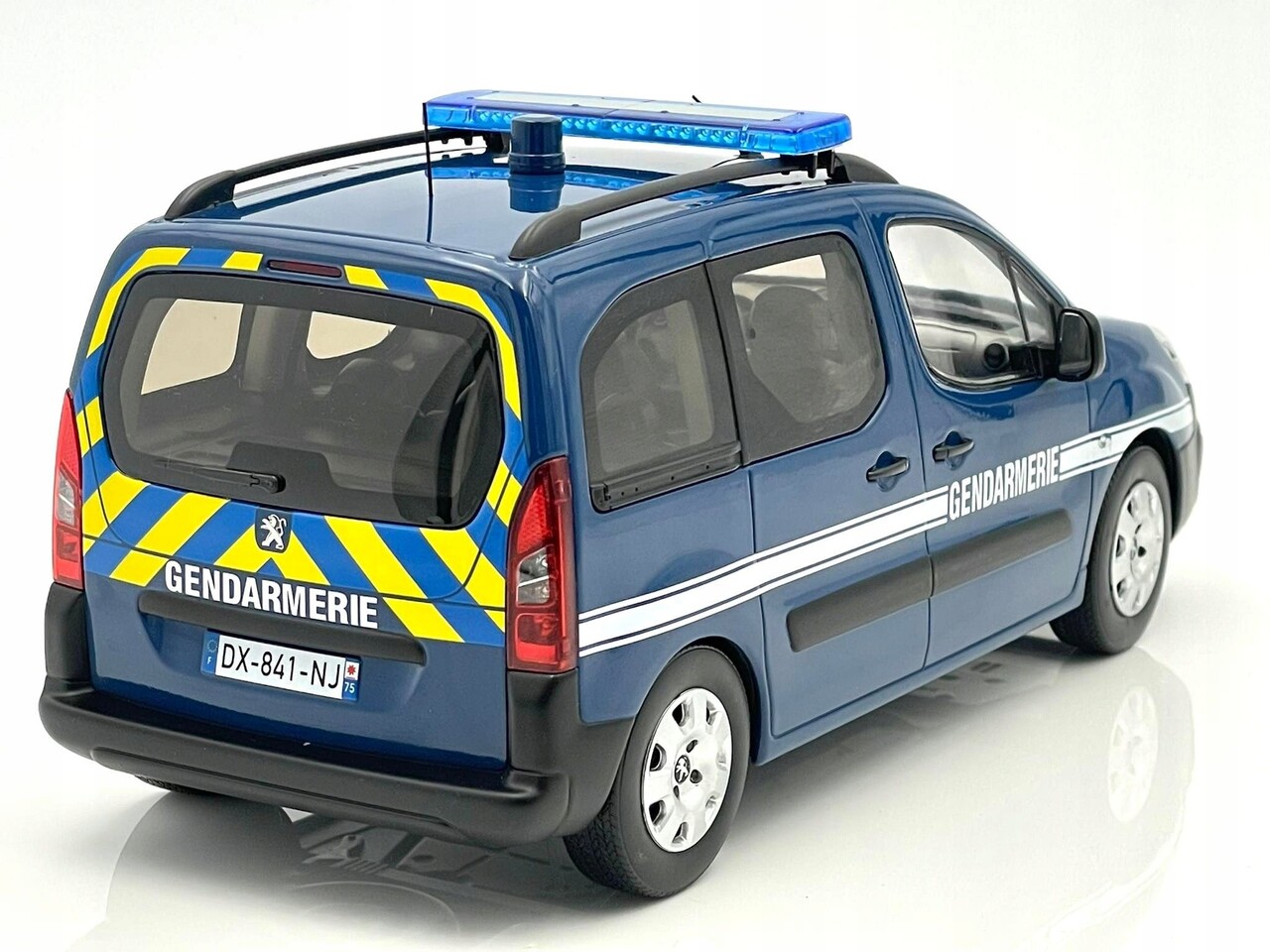 Peugeot Peugeot Partner Gendarmerie 2016 - 1:18 - Norev Peugeot Peugeot Partner Gendarmerie 2016 - 1:18 - Norev