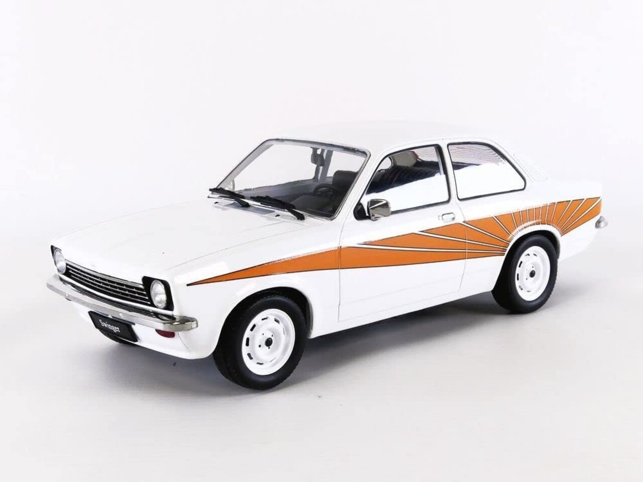 Opel Opel Kadett C Swinger 1975 - 1:18 - KK Scale