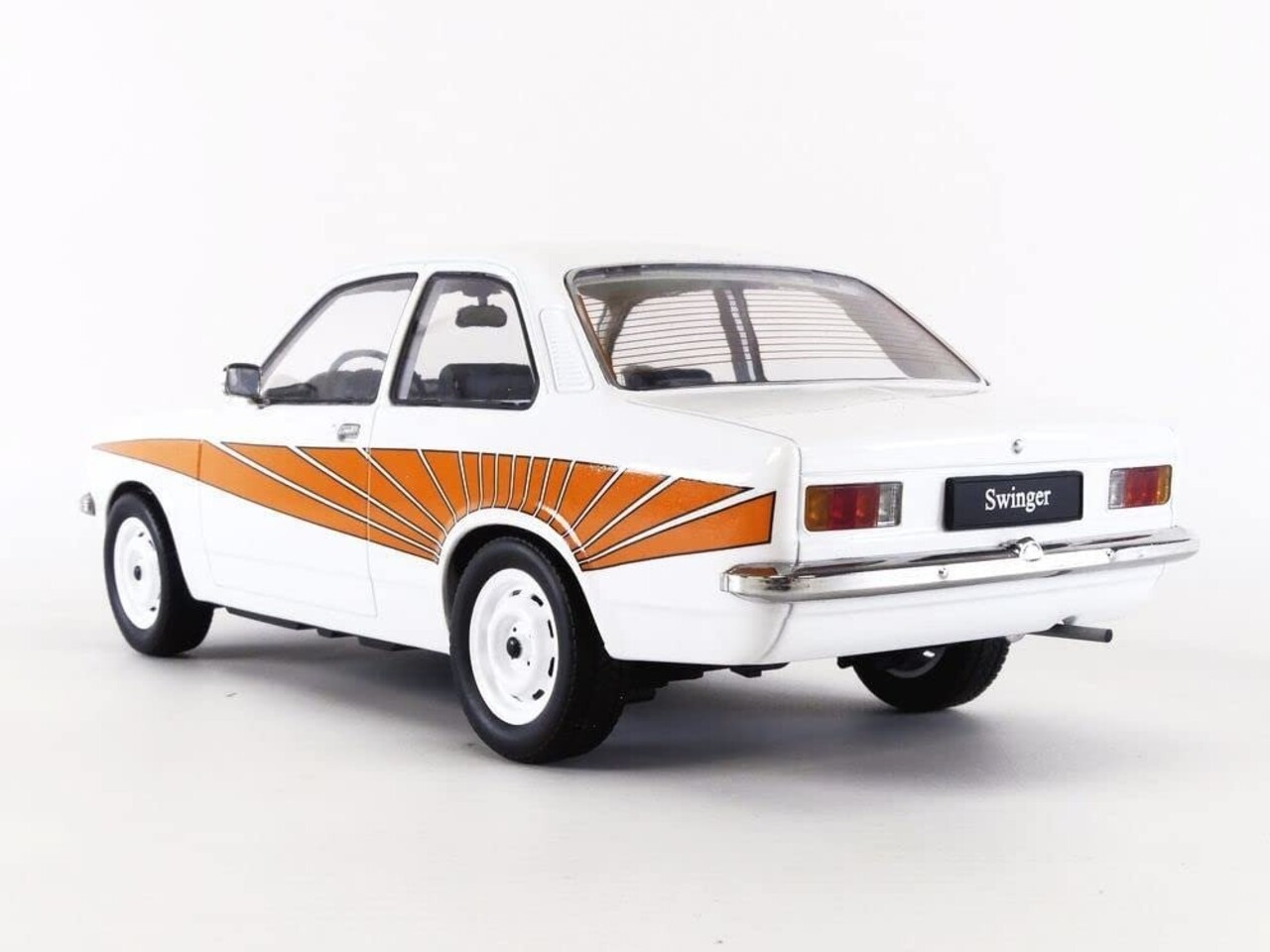 Opel Opel Kadett C Swinger 1975 - 1:18 - KK Scale