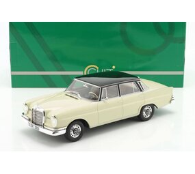 Mercedes-Benz Mercedes-Benz 220SE (W111) 1966 - 1:18 - Cult Scale Models Mercedes-Benz Mercedes-Benz 220SE (W111) 1966 - 1:18 - Cult Scale Models