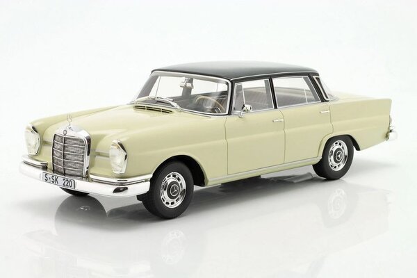 Mercedes-Benz Mercedes-Benz 220SE (W111) 1966 - 1:18 - Cult Scale Models