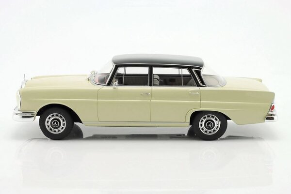 Mercedes-Benz Mercedes-Benz 220SE (W111) 1966 - 1:18 - Cult Scale Models