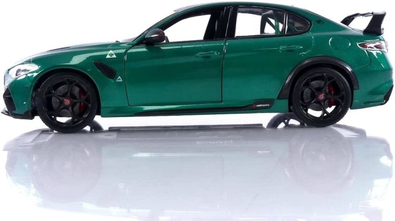 Alfa Romeo Alfa Romeo Giulia GTAm - 1:18 - Bburago Alfa Romeo Alfa Romeo Giulia GTAm - 1:18 - Bburago