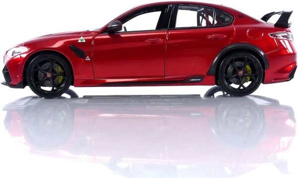Alfa Romeo Alfa Romeo Giulia GTAm - 1:18 - Bburago Alfa Romeo Alfa Romeo Giulia GTAm - 1:18 - Bburago