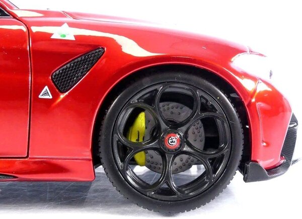 Alfa Romeo Alfa Romeo Giulia GTAm - 1:18 - Bburago Alfa Romeo Alfa Romeo Giulia GTAm - 1:18 - Bburago