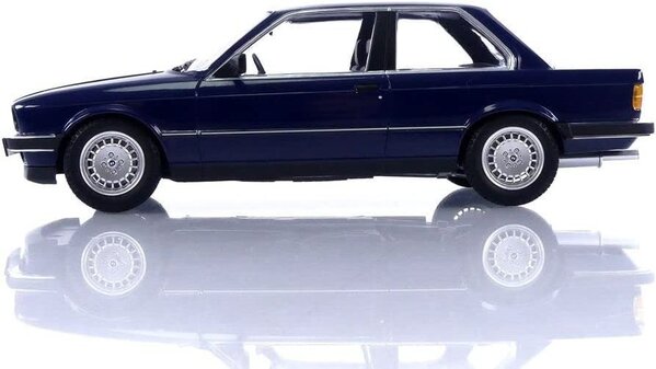 BMW BMW 323i 1982 - 1:18 - Minichamps