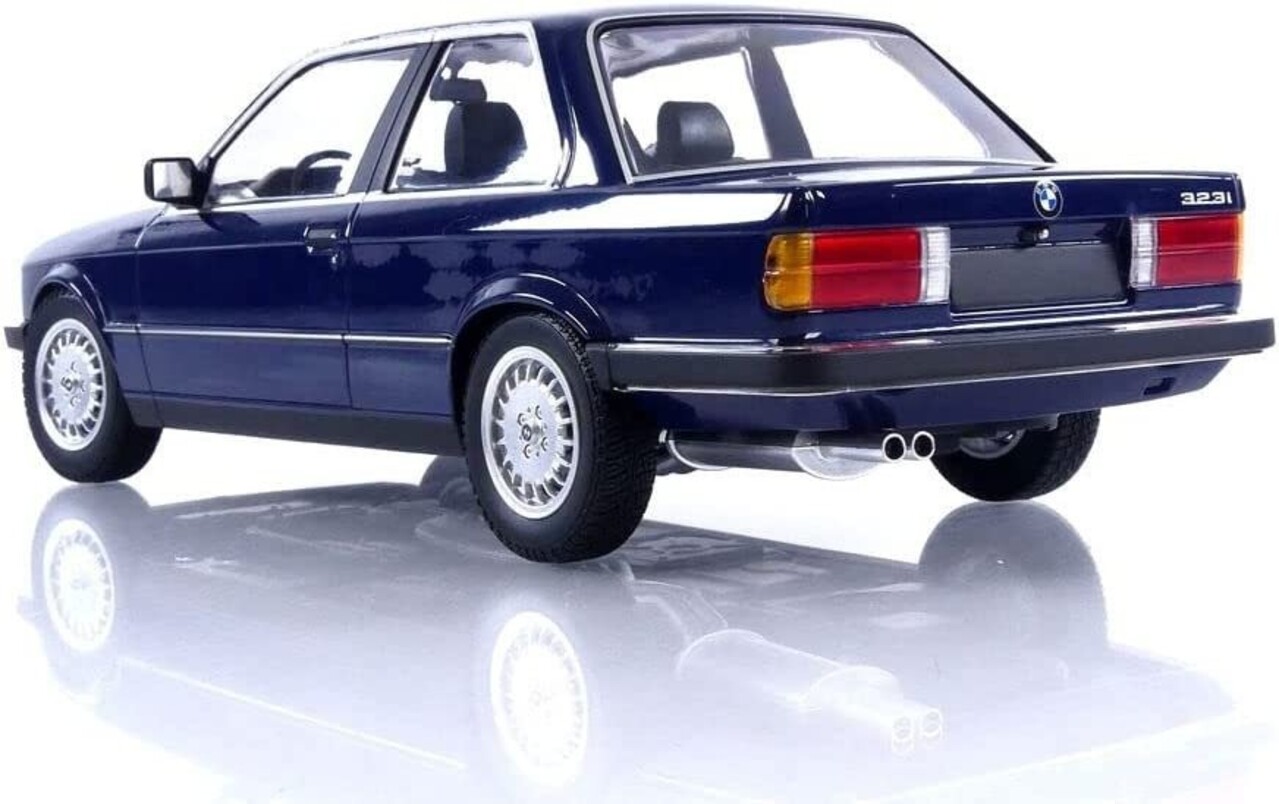BMW BMW 323i 1982 - 1:18 - Minichamps