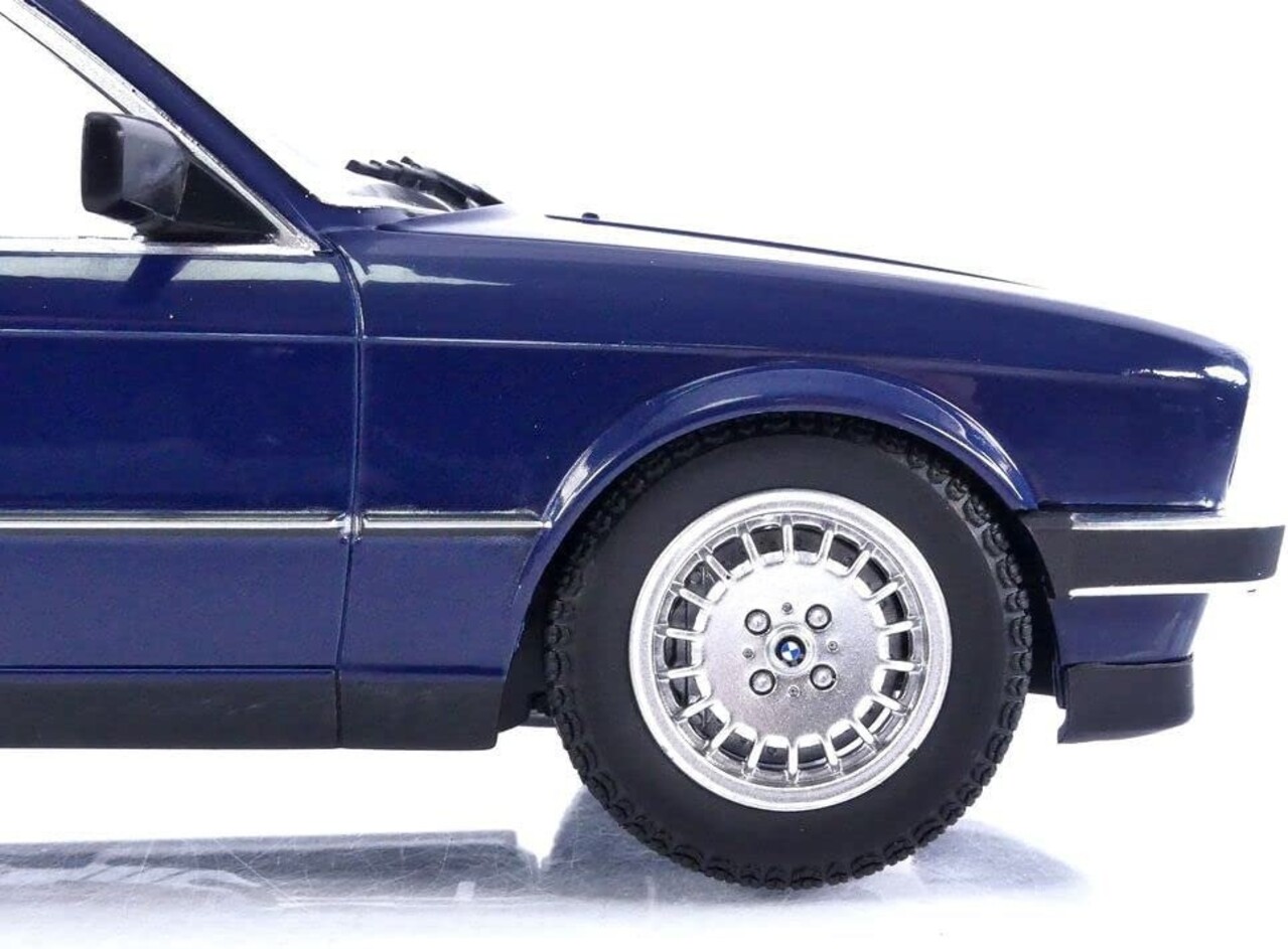 BMW BMW 323i 1982 - 1:18 - Minichamps