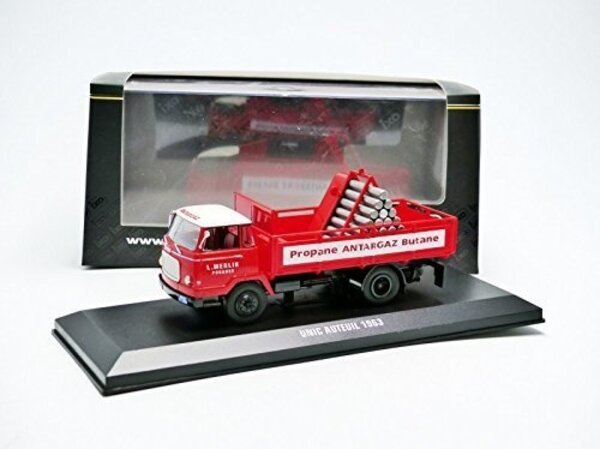 Unic Unic Auteuil 'Antargaz' 1963 - 1:43 - IXO Models