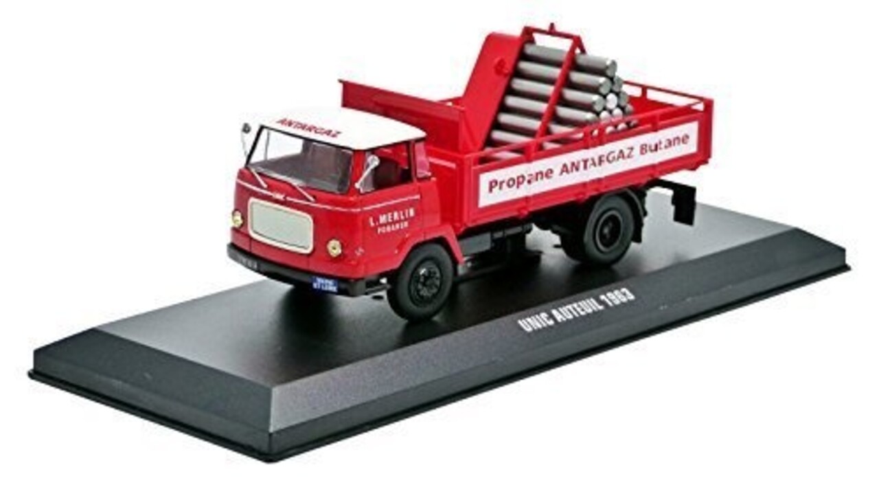 Unic Unic Auteuil 'Antargaz' 1963 - 1:43 - IXO Models