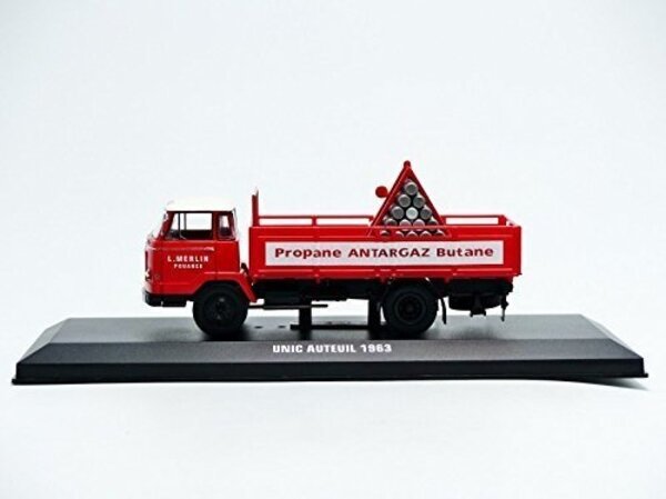 Unic Unic Auteuil 'Antargaz' 1963 - 1:43 - IXO Models