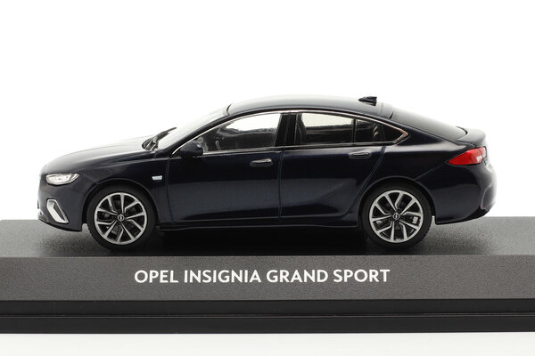 Opel Opel Insignia Grand Sport - 1:43 - iScale Opel Opel Insignia Grand Sport - 1:43 - iScale