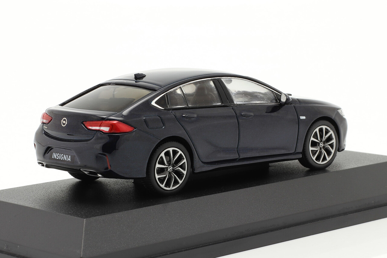 Opel Opel Insignia Grand Sport - 1:43 - iScale Opel Opel Insignia Grand Sport - 1:43 - iScale