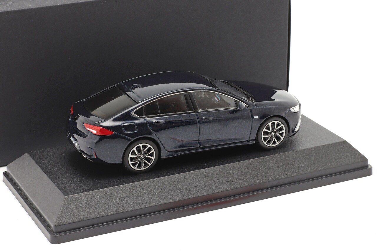 Opel Opel Insignia Grand Sport - 1:43 - iScale Opel Opel Insignia Grand Sport - 1:43 - iScale